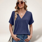 (PAGUE 1 LEVE 2) Blusa Elvara™ com Decote V e Estilo Atemporal